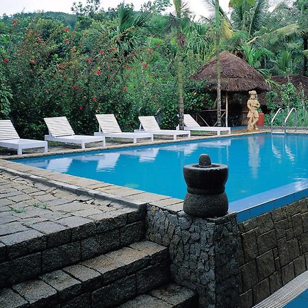 Amritara Shalimar Spice Garden Hotel Thekkady Bagian luar foto