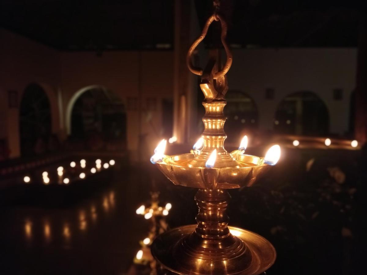 Amritara Shalimar Spice Garden Hotel Thekkady Bagian luar foto