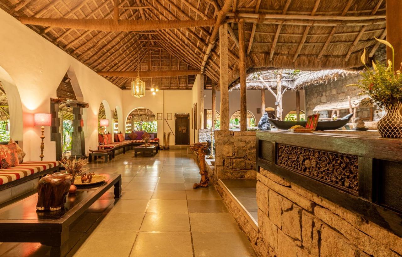 Amritara Shalimar Spice Garden Hotel Thekkady Bagian luar foto