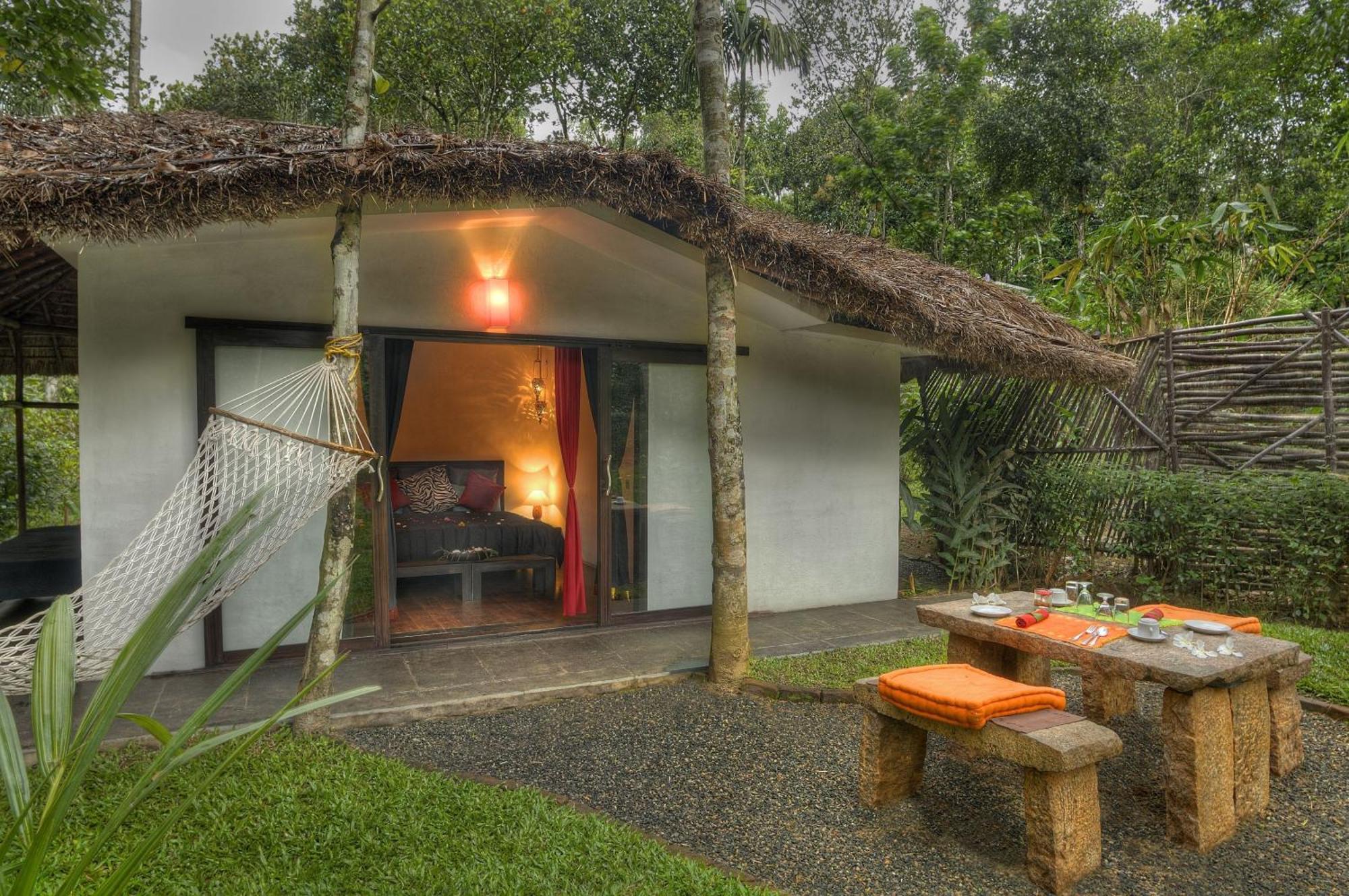 Amritara Shalimar Spice Garden Hotel Thekkady Bagian luar foto